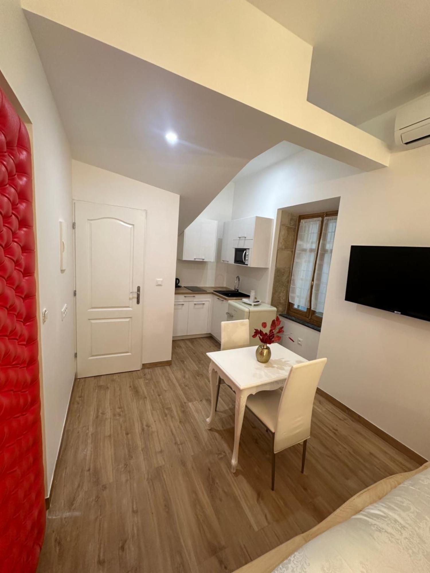 Petit Studio Presbytere Dans L'Eglise Narbonne Eksteriør bilde